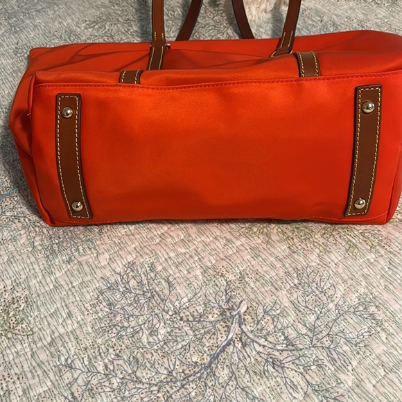 Dooney and Bourke Large zip tote and accessory - Picture 5 of 9
